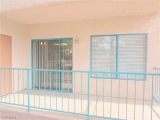 Photo #1: 2476868 Listing 