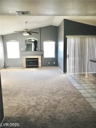 Photo #4: 2476906 Listing