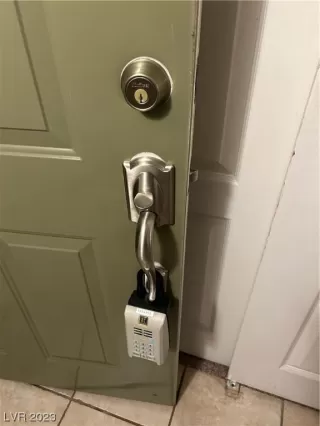 Photo #1: 2476921 Listing