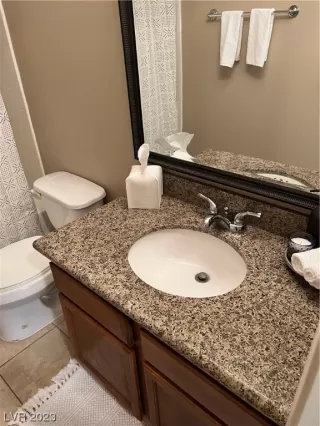 Photo #5: 2476921 Listing