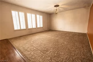 Photo #3: 2476924 Listing