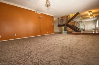 Photo #4: 2476924 Listing