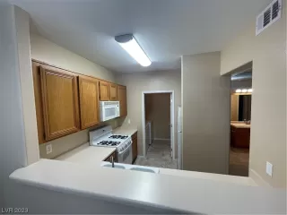 Photo #2: 2476928 Listing