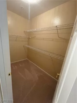 Photo #6: 2476928 Listing