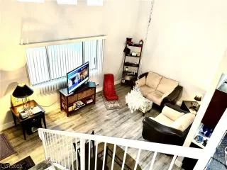 Photo #4: 2476929 Listing