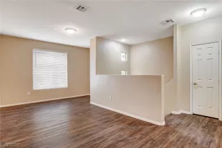 Photo #5: 2476939 Listing