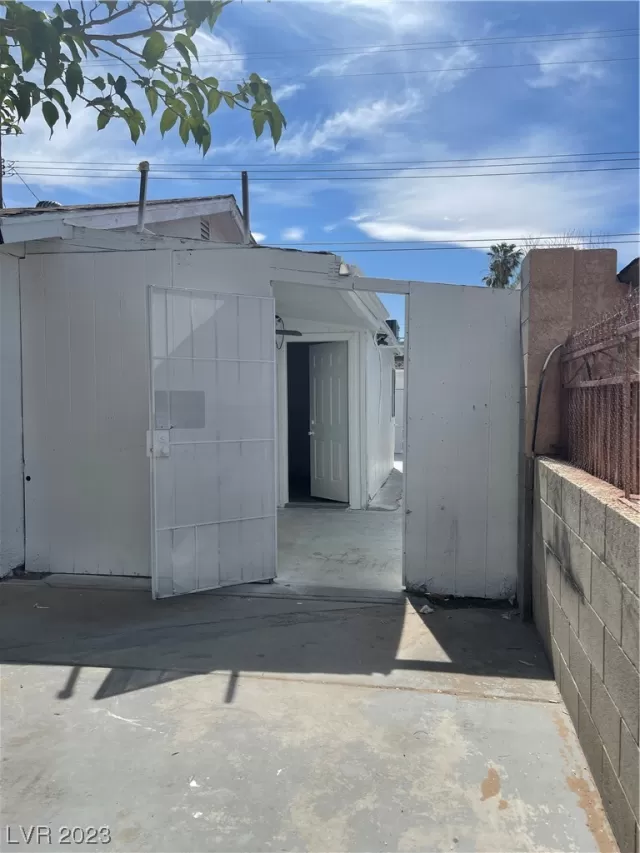 MLS: 2476945 Condo For Sale
