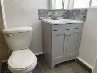 Photo #2: 2476945 Listing 