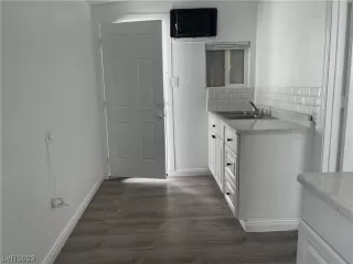 Photo #3: 2476945 Listing 