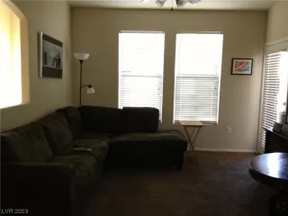 Photo #4: 2476946 Listing