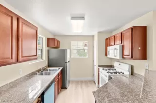 Photo #1: 2476958 Listing