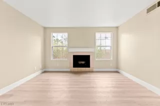 Photo #3: 2476958 Listing