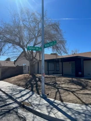 Photo #3: 2476986 Listing 