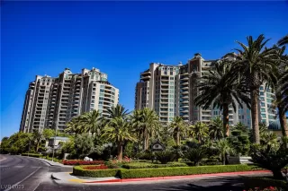 Photo #1: 2476987 Listing 