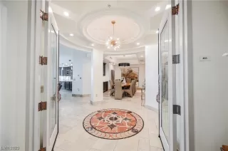 Photo #2: 2476987 Listing 