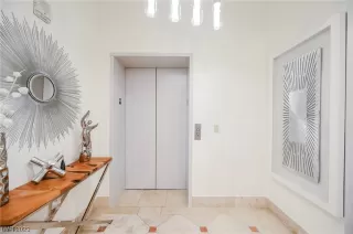 Photo #4: 2476987 Listing 