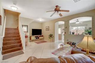 Photo #2: 2476989 Listing 