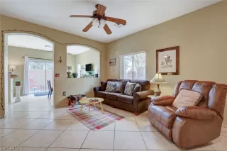 Photo #3: 2476989 Listing 