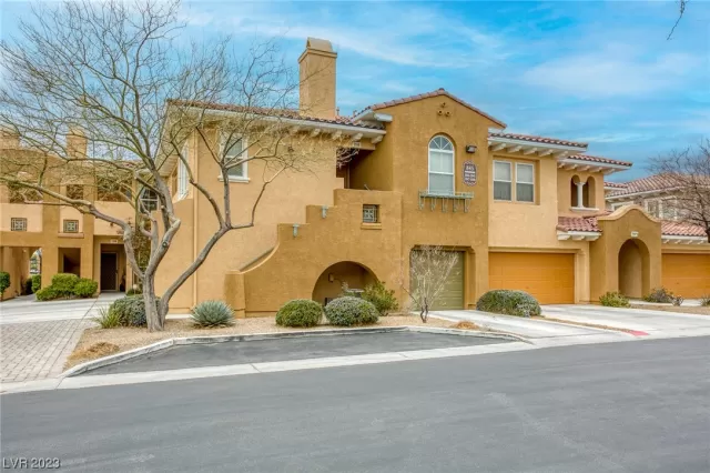 MLS: 2476995 Condo For Sale