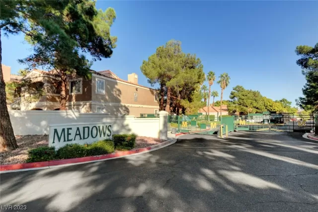 MLS: 2477000 Condo For Sale