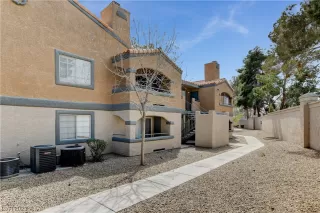 Photo #5: 2477000 Listing 