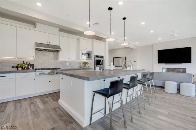 MLS: 2477025 Condo For Sale