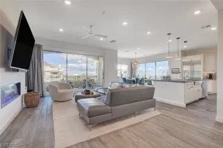 Photo #3: 2477025 Listing