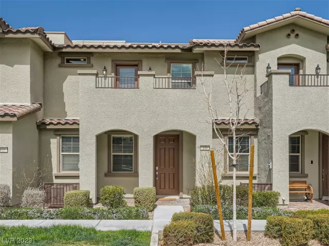 MLS: 2477031 Condo For Sale