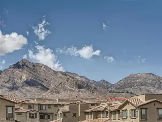 Photo #4: 2477031 Listing 