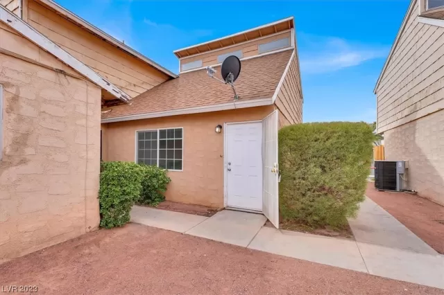 MLS: 2477043 Condo For Sale