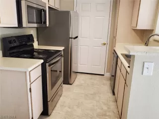 Photo #5: 2477064 Listing 