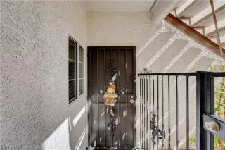 Photo #4: 2477080 Listing