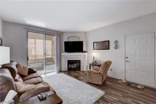 Photo #6: 2477080 Listing