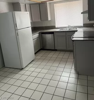 Photo #1: 2477088 Listing