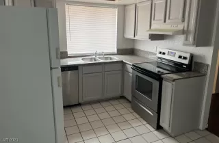 Photo #2: 2477088 Listing