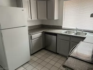 Photo #3: 2477088 Listing