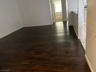 Photo #5: 2477088 Listing