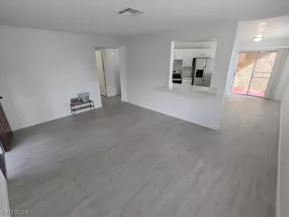 Photo #3: 2477092 Listing 