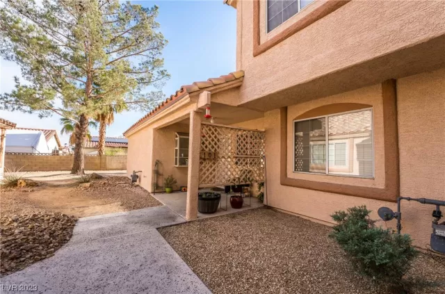 MLS: 2477098 Condo For Sale