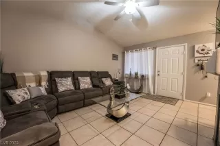 Photo #2: 2477098 Listing 