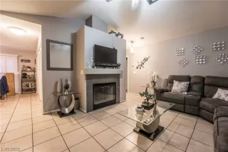 Photo #4: 2477098 Listing 