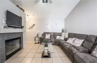 Photo #5: 2477098 Listing 