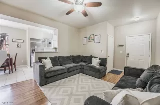 Photo #2: 2477109 Listing 