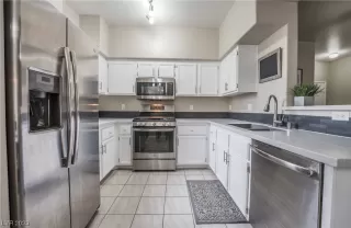 Photo #5: 2477109 Listing 