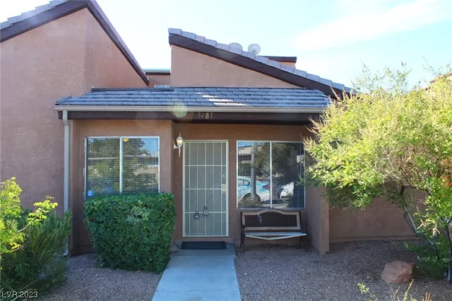 MLS: 2477122 Condo For Sale