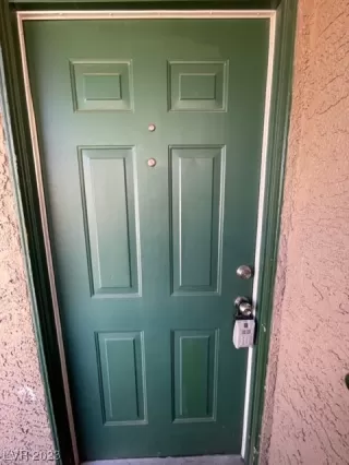 Photo #1: 2477166 Listing 