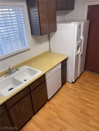 Photo #3: 2477172 Listing 