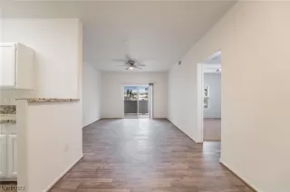 Photo #6: 2477173 Listing