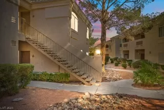 Photo #2: 2477182 Listing