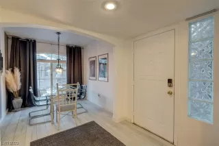 Photo #3: 2477182 Listing